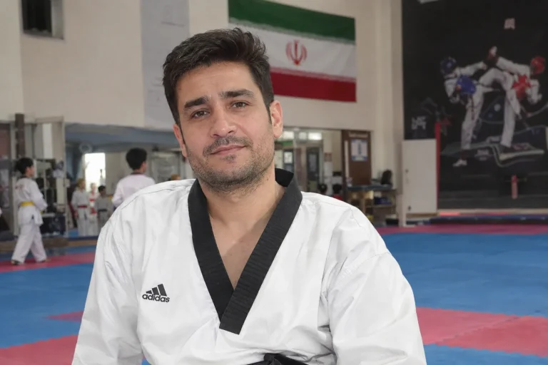 گفت‌وگو با امیرحسین نادری؛ مربی تکواندو که ۴۵۰ شاگرد را در دو باشگاه تهران آموزش می‌دهد