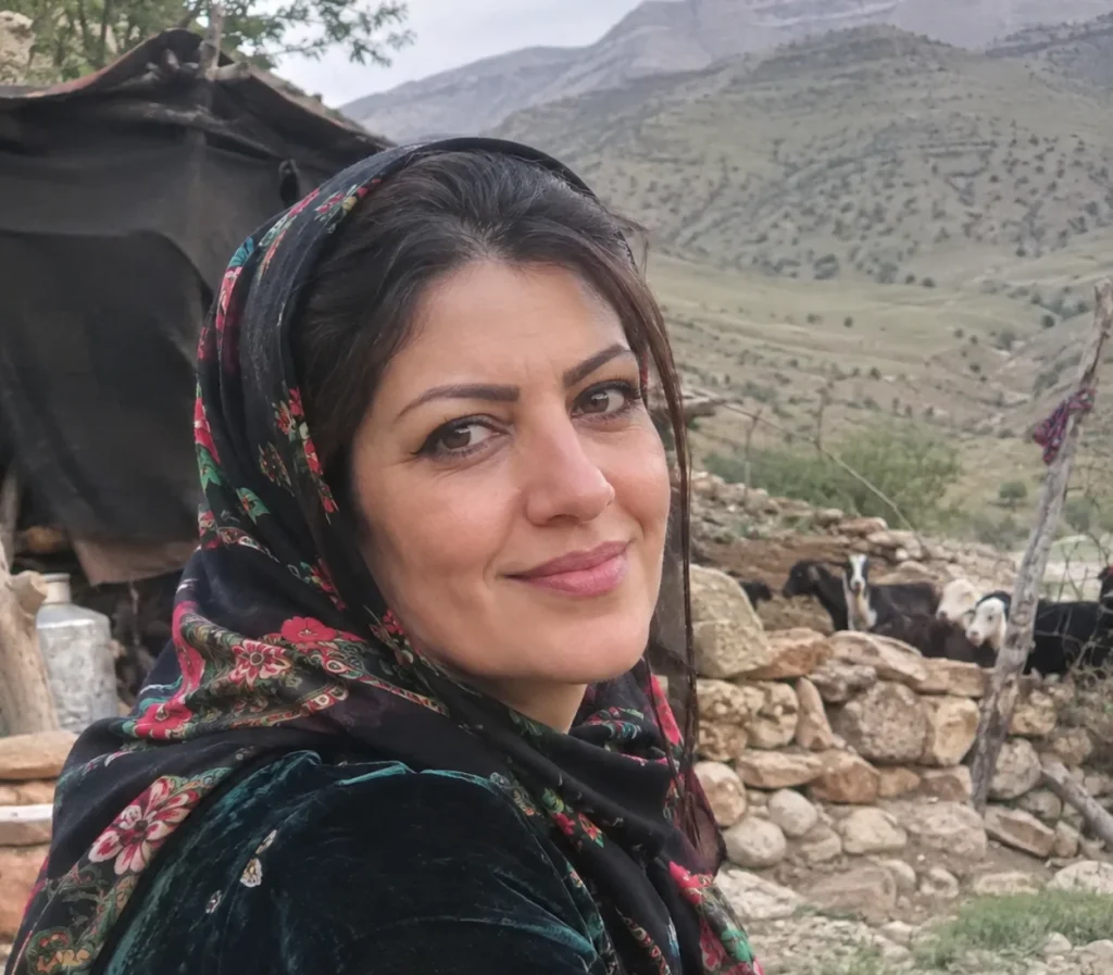 مصاحبه با دختر زیبای ایلامی که تمام خواستگارهای میلیاردرش را رد کرد! / راز ۳۸ سال تنهایی گلاله
